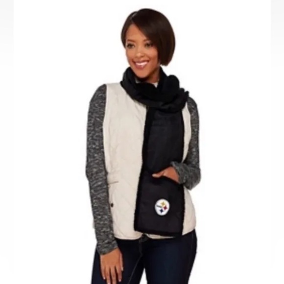 Houston Texans NFL Sherpa Lined Scarf with Pockets NEW - Picture 2 of 4